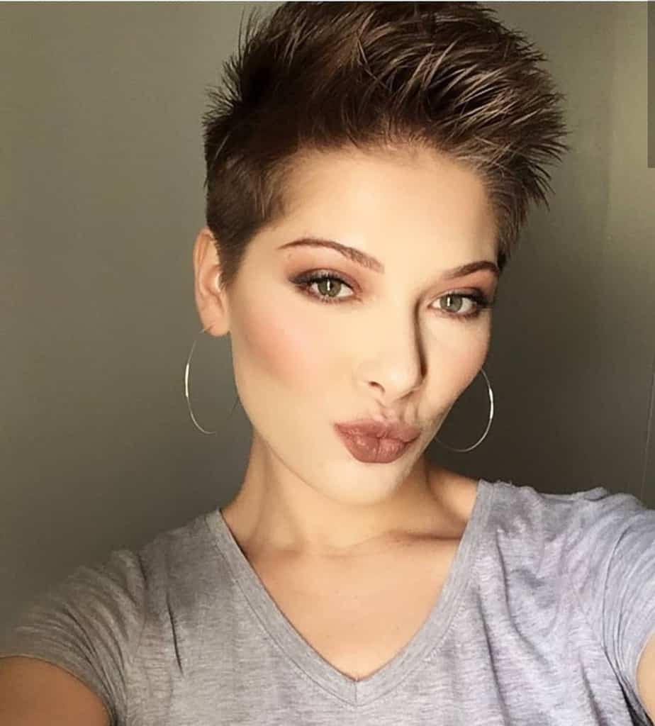  Short Hair Cuts For Ladies 2020 for Rounded Face